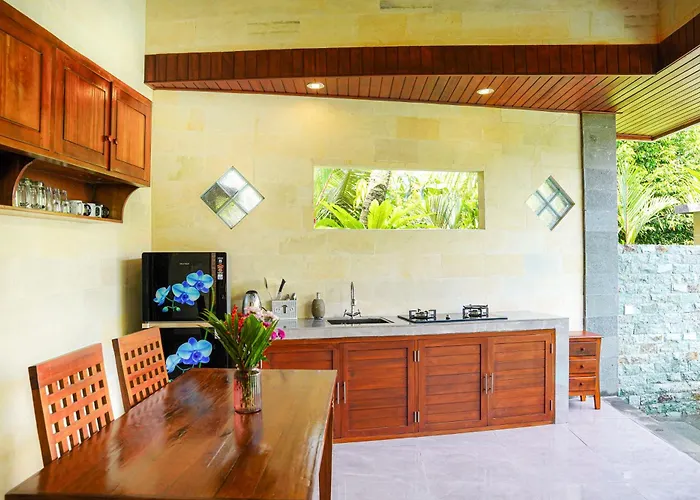 Jungle Paradise Villa *